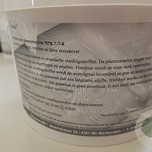 E-Mix voedt het gras en verdrijft engerlingen en emelten Innogreen